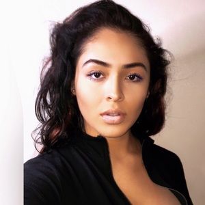 Meet your Posher, Karla